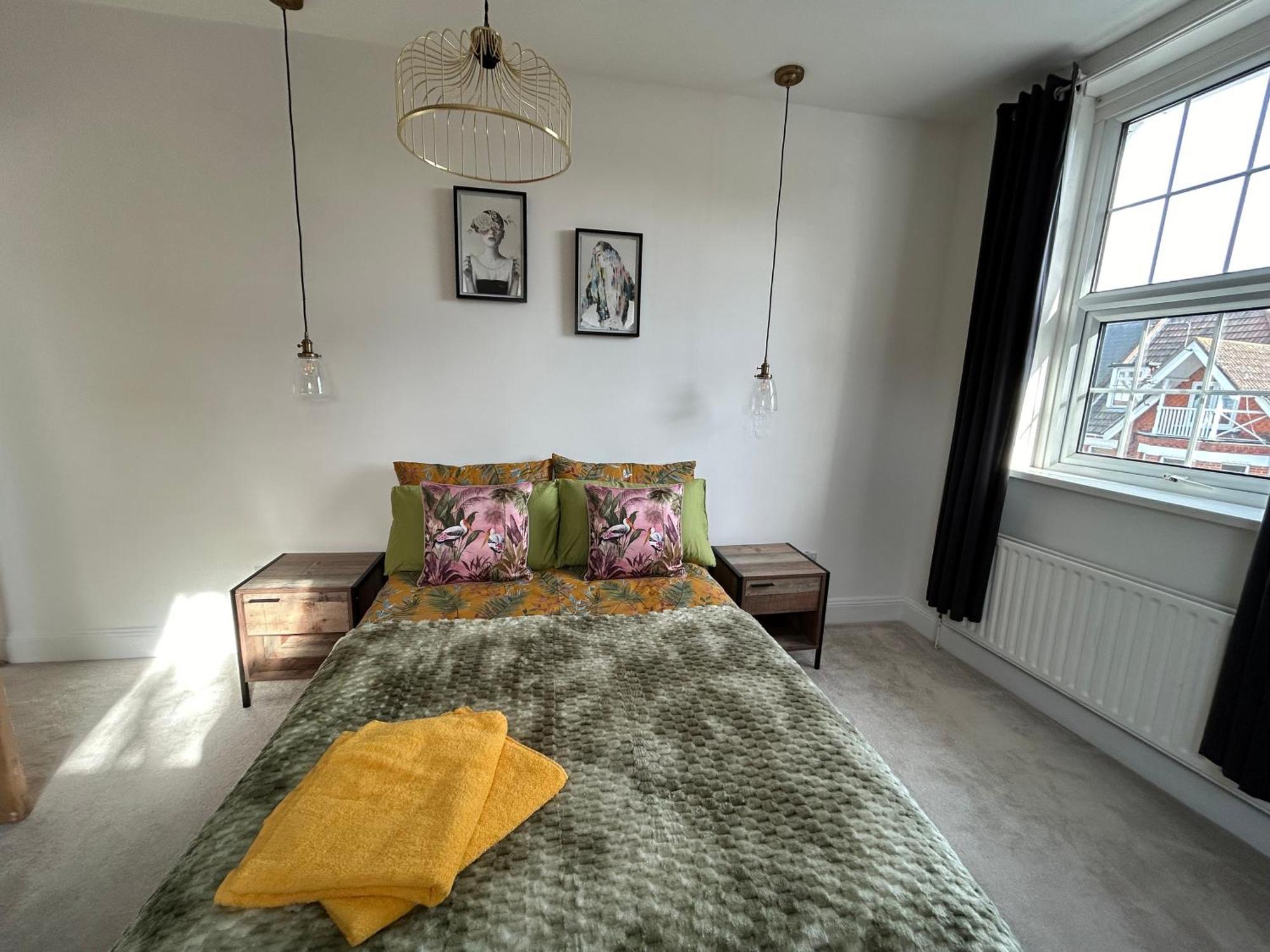 Seaside Rentals Bournemouth - 2Br, Upto 6Ppl, Beach 3 Min Walk, Dogs Ok, Wifi, Park 2 Cars 외부 사진