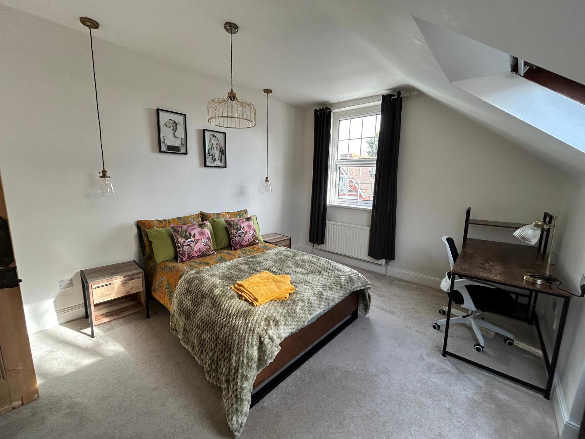 Seaside Rentals Bournemouth - 2Br, Upto 6Ppl, Beach 3 Min Walk, Dogs Ok, Wifi, Park 2 Cars 외부 사진