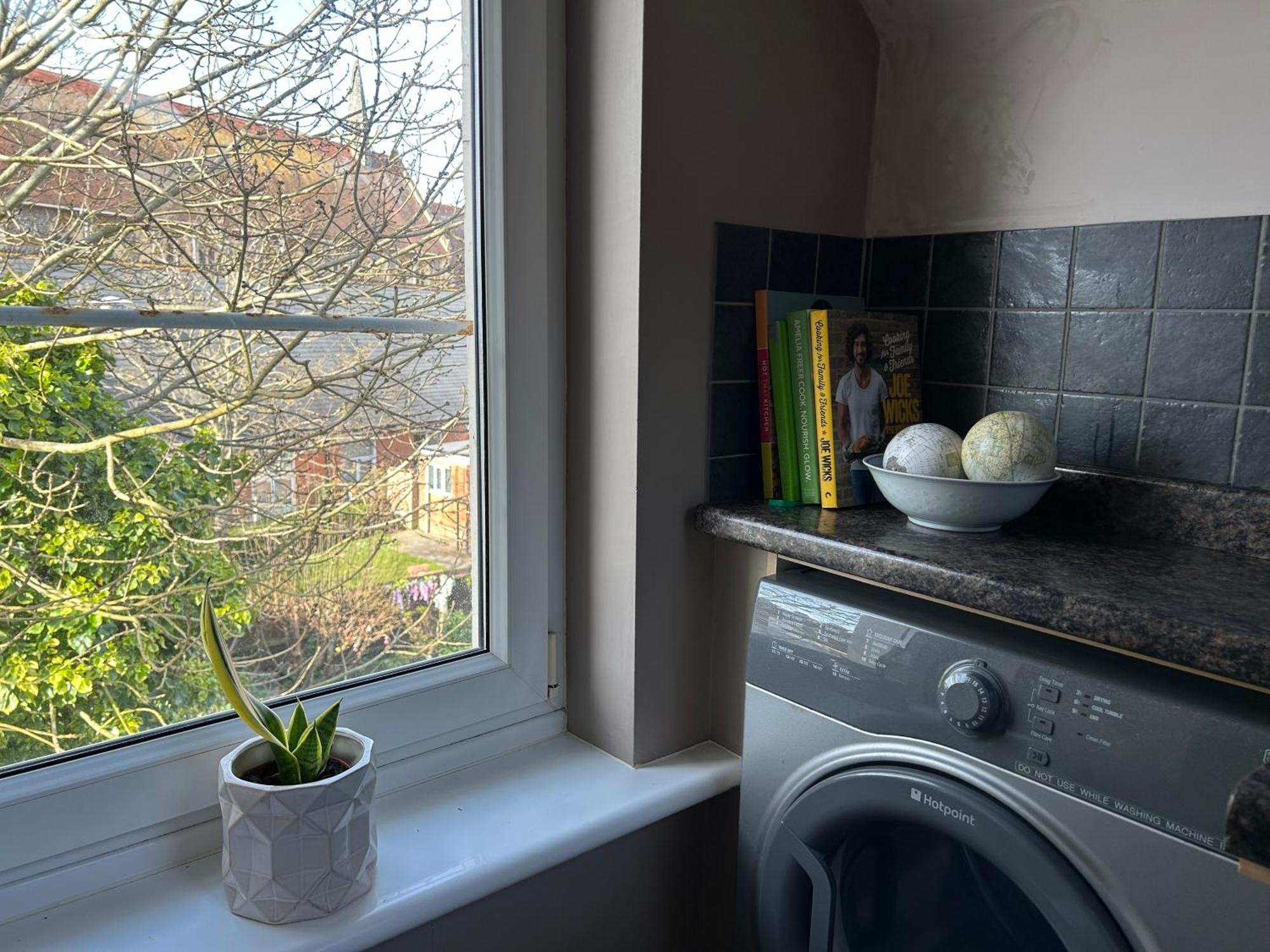 Seaside Rentals Bournemouth - 2Br, Upto 6Ppl, Beach 3 Min Walk, Dogs Ok, Wifi, Park 2 Cars 외부 사진