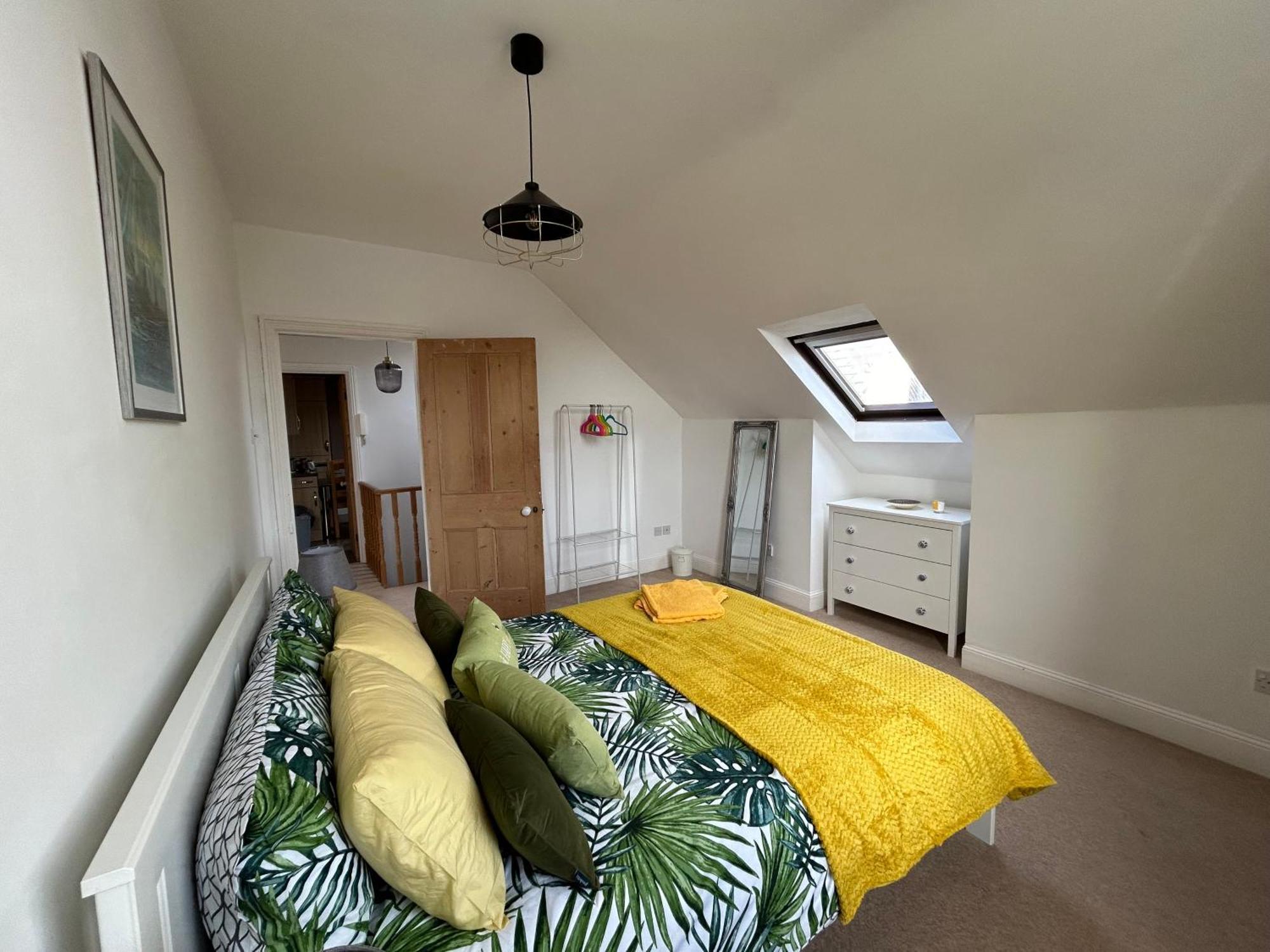 Seaside Rentals Bournemouth - 2Br, Upto 6Ppl, Beach 3 Min Walk, Dogs Ok, Wifi, Park 2 Cars 외부 사진